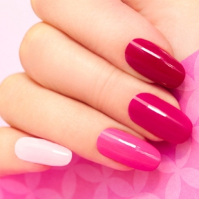 gallery/manicure-in-pink-picture-id513415292